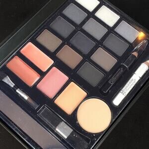 Measurable Difference Smokey Get The Look Kit NEW